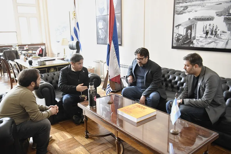 Axel Kicillof se reunió con el intendente de Montevideo con eje en el intercambio productivo