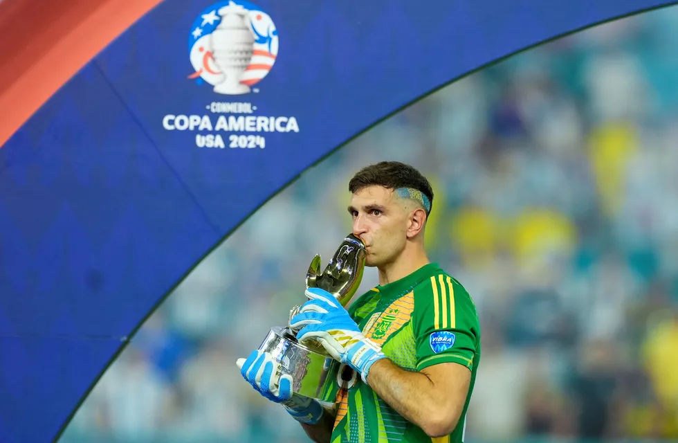 Dibu Martínez fue otra vez elegido el mejor arquero, ahora de la Copa América 2024