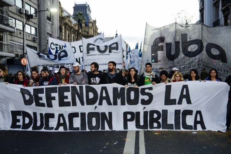 Docentes y No Docentes Universitarios comenzaron el paro que durará 72 hs