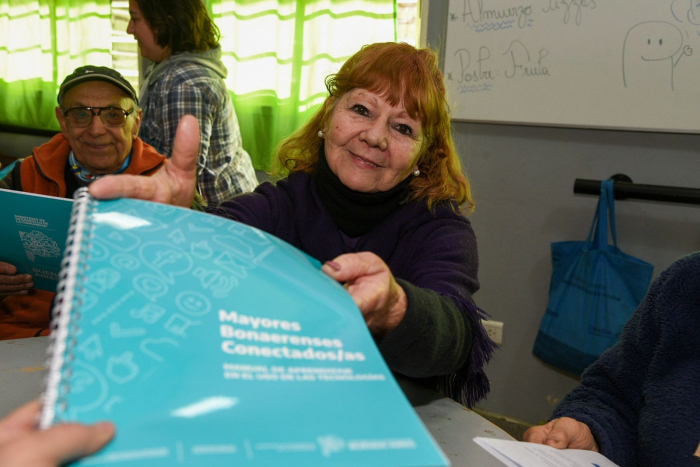 Bonaerenses Conectados: el programa que impulsa inclusión de personas mayores