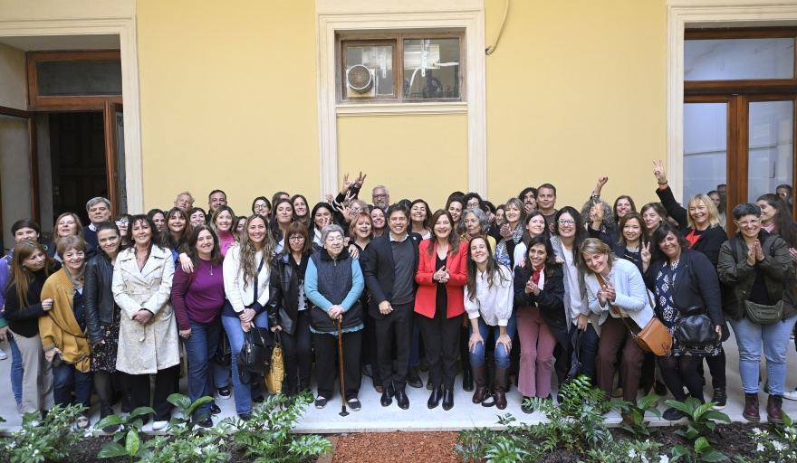Kicillof y Estela Díaz inauguraron la Galería de las Mujeres Bonaerenses