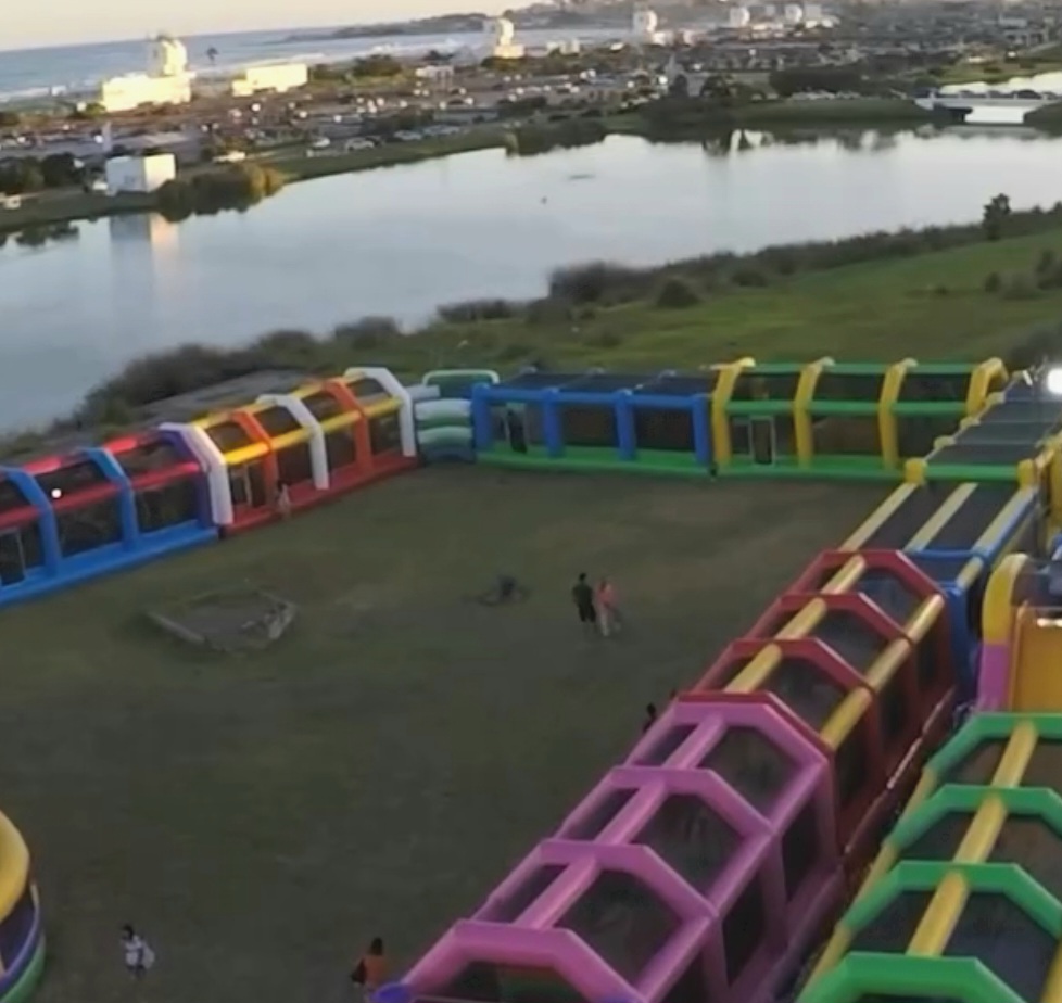 El inflable más grande de Latinoamérica regresa a Punta Mogotes