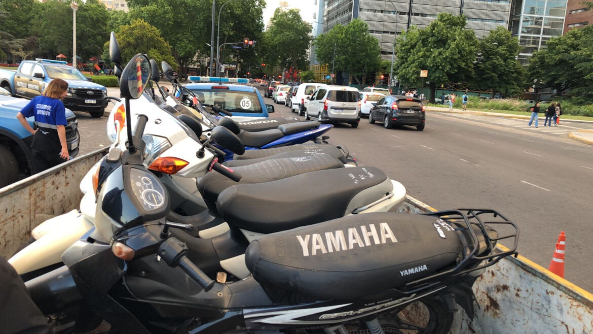 Prevención y seguridad: la Municipalidad de La Plata secuestró más de medio centenar de motos que circulaban de forma ilegal