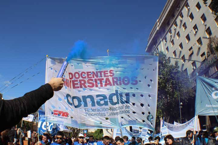 Docentes universitarios proponen paro de hasta 72 horas por falta de propuesta salarial