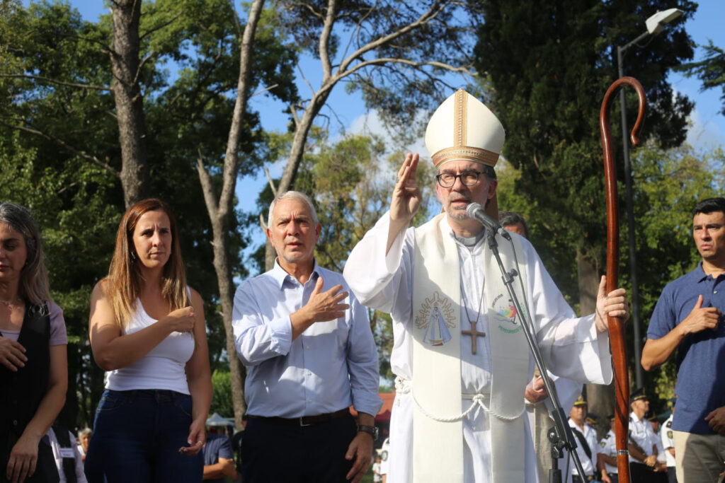 Tras anunciar la nueva Avenida 60, Alak encabezó la celebración por el 142° aniversario de Los Hornos