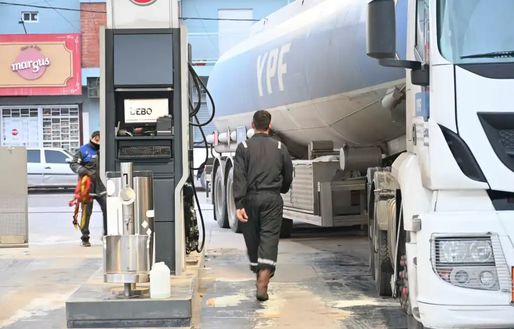 Abril llega con aumentos en los precios de los combustibles