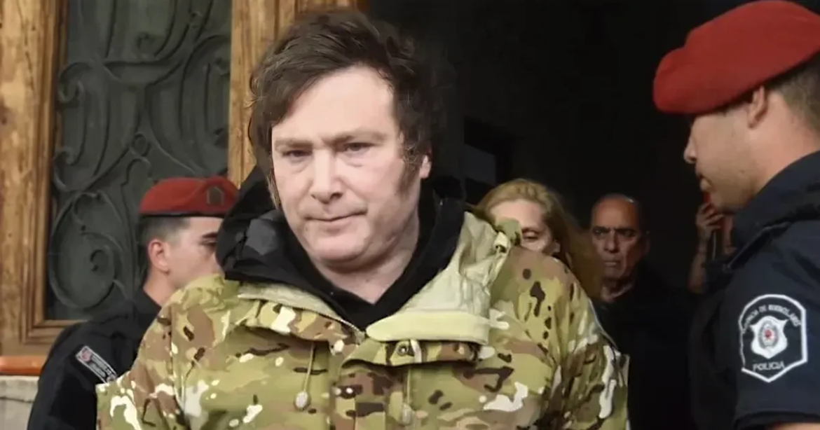 El presidente Milei llegó a Bahía Blanca para monitorear la ayuda a las víctimas de la inundación