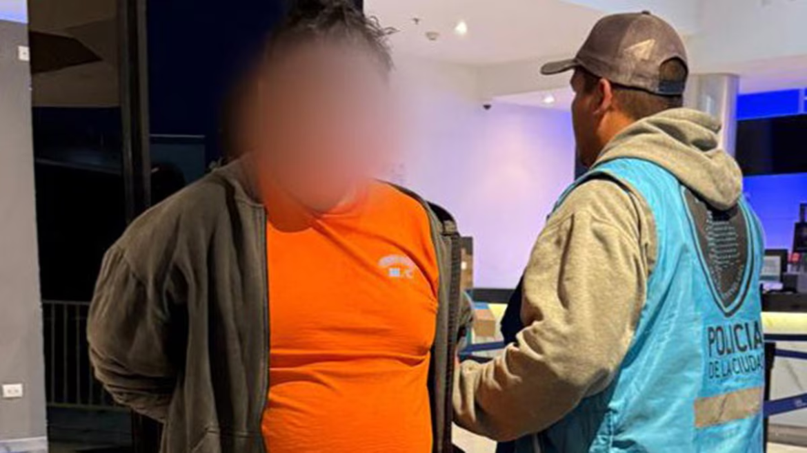 Un hombre boliviano fue detenido en Liniers por abusar sexualmente de una niña de 12 años en un cine.
