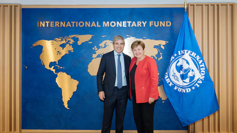 Caputo se reunió con la titular del FMI en Washington para evaluar el acuerdo