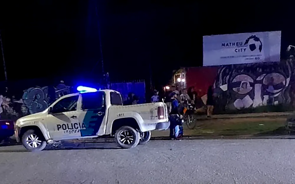 Un menor de edad asesinó a un hombre en pleno partido de fútbol: «Lo apuñaló en el corazón»