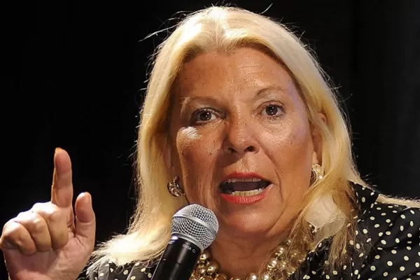 Carrió cruzó a Luis Caputo por la crisis en el Garrahan: “Vas a terminar preso”