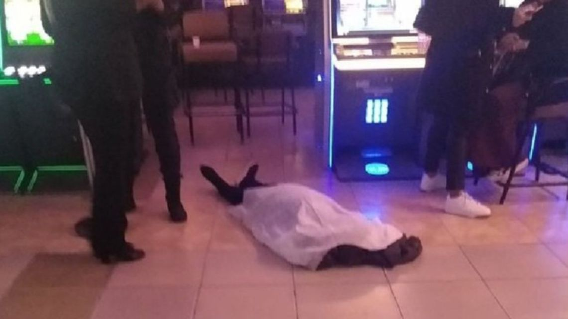 Murió una mujer en el bingo de Mar del Plata: nadie dejó de apostar en las tragamonedas