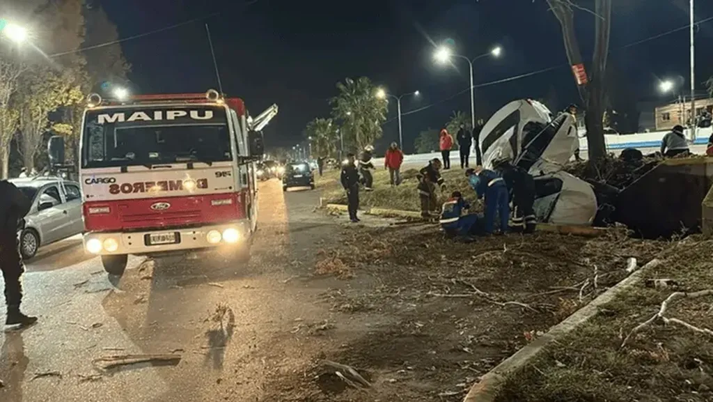 Brutal accidente en Mendoza dejó como saldo dos muertos y tres heridos graves