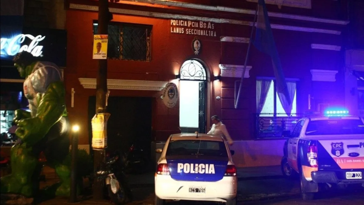 Violencia familiar en Lanús: un joven apuñaló a su madre, baleó a otro hombre y fue detenido