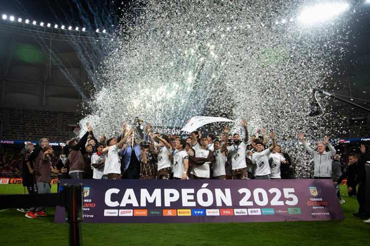 Platense hace historia: venció a Huracán y se consagró campeón del Torneo Apertura 2025