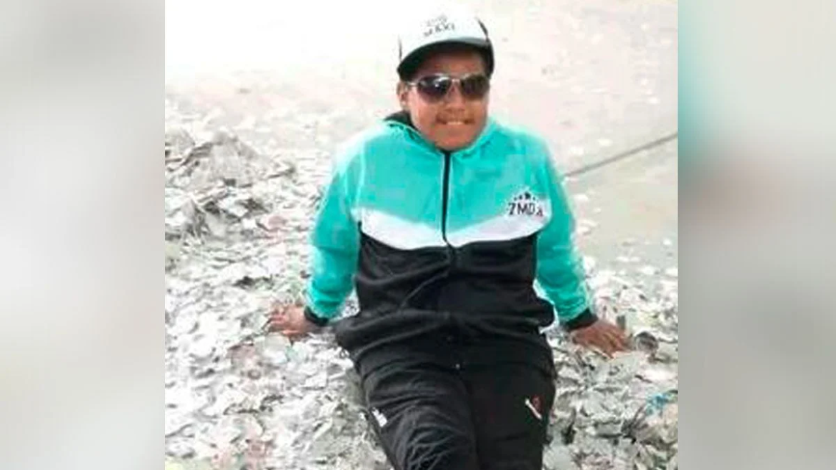 Buscan a un adolescente de 14 años que desapareció tras salir de la escuela