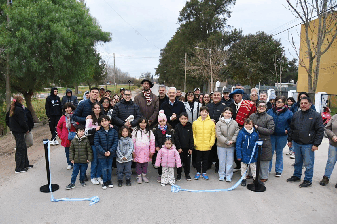 La Plata: Alak inauguró obras en Etcheverry que mejoran la infraestructura y el acceso a la Escuela N° 61