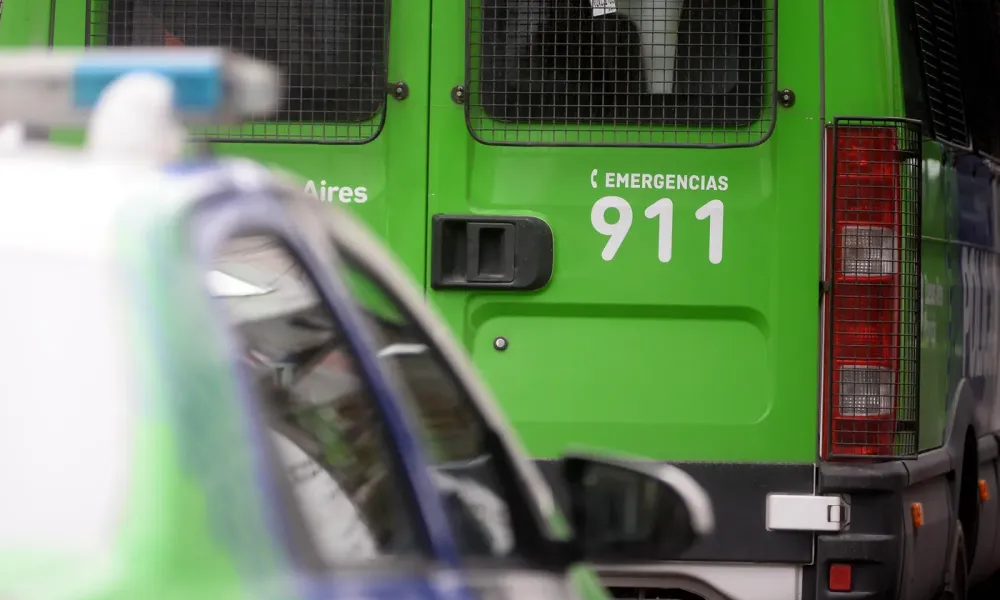 Un jubilado de 88 años evitó un robo armado en su casa durante la madrugada en Berisso