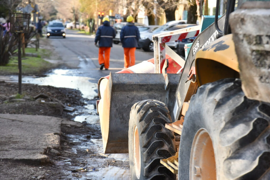 La Plata: La Municipalidad inició nuevo asfalto y obra hidráulica en Gonnet