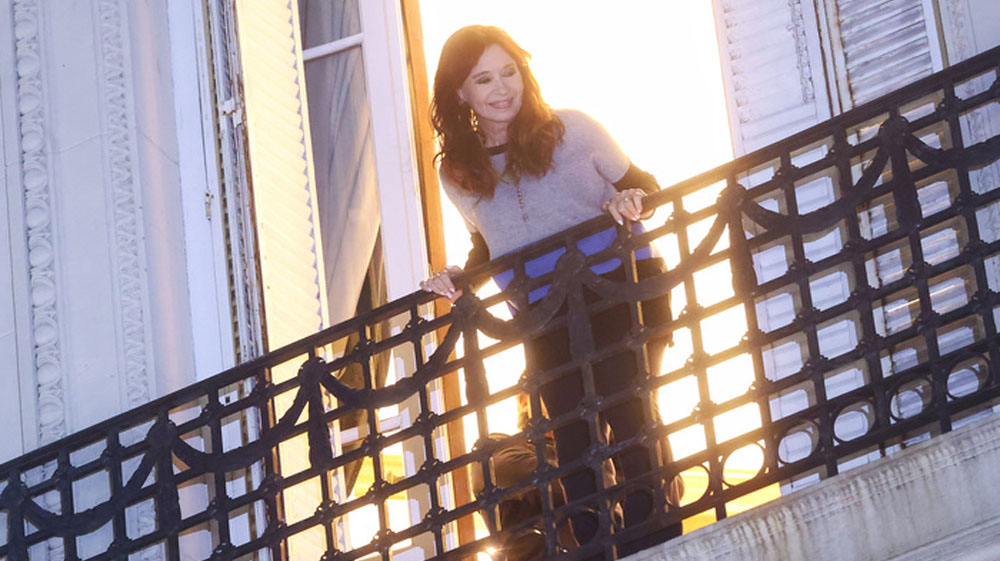 Cristina Kirchner volvió a apuntar contra Milei: «¡La vas a chocar mal!»