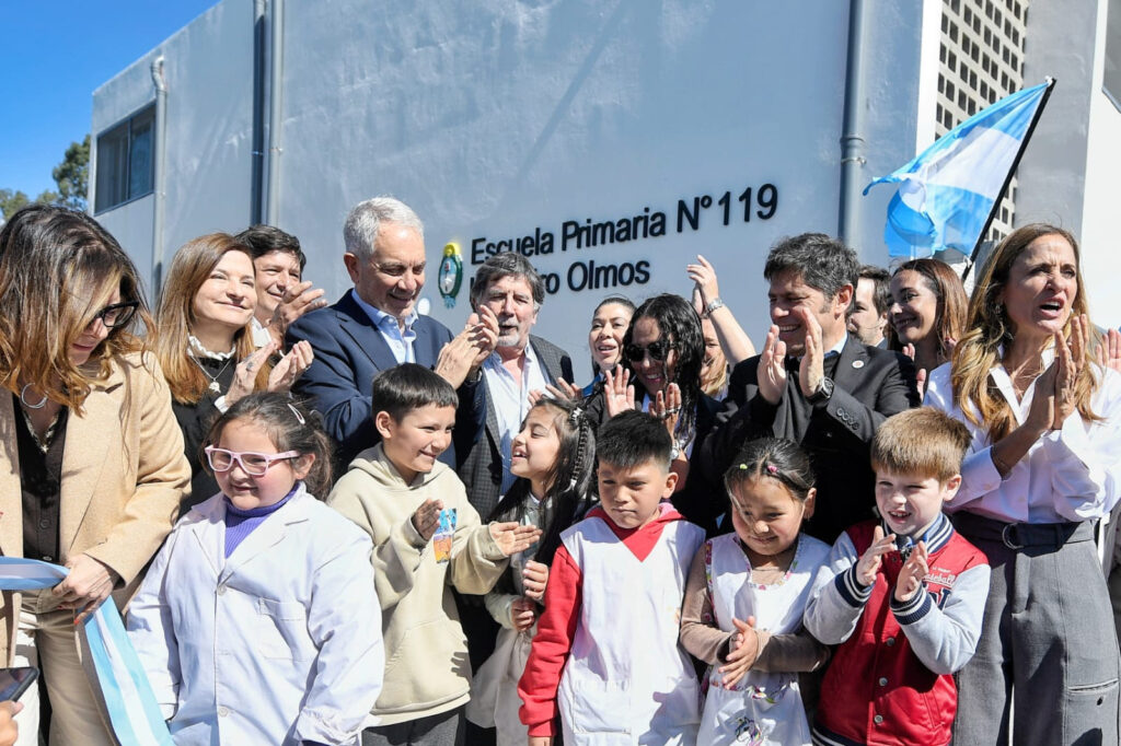 Alak y Kicillof inauguraron una escuela en Olmos y lanzaron un programa de salud para estudiantes