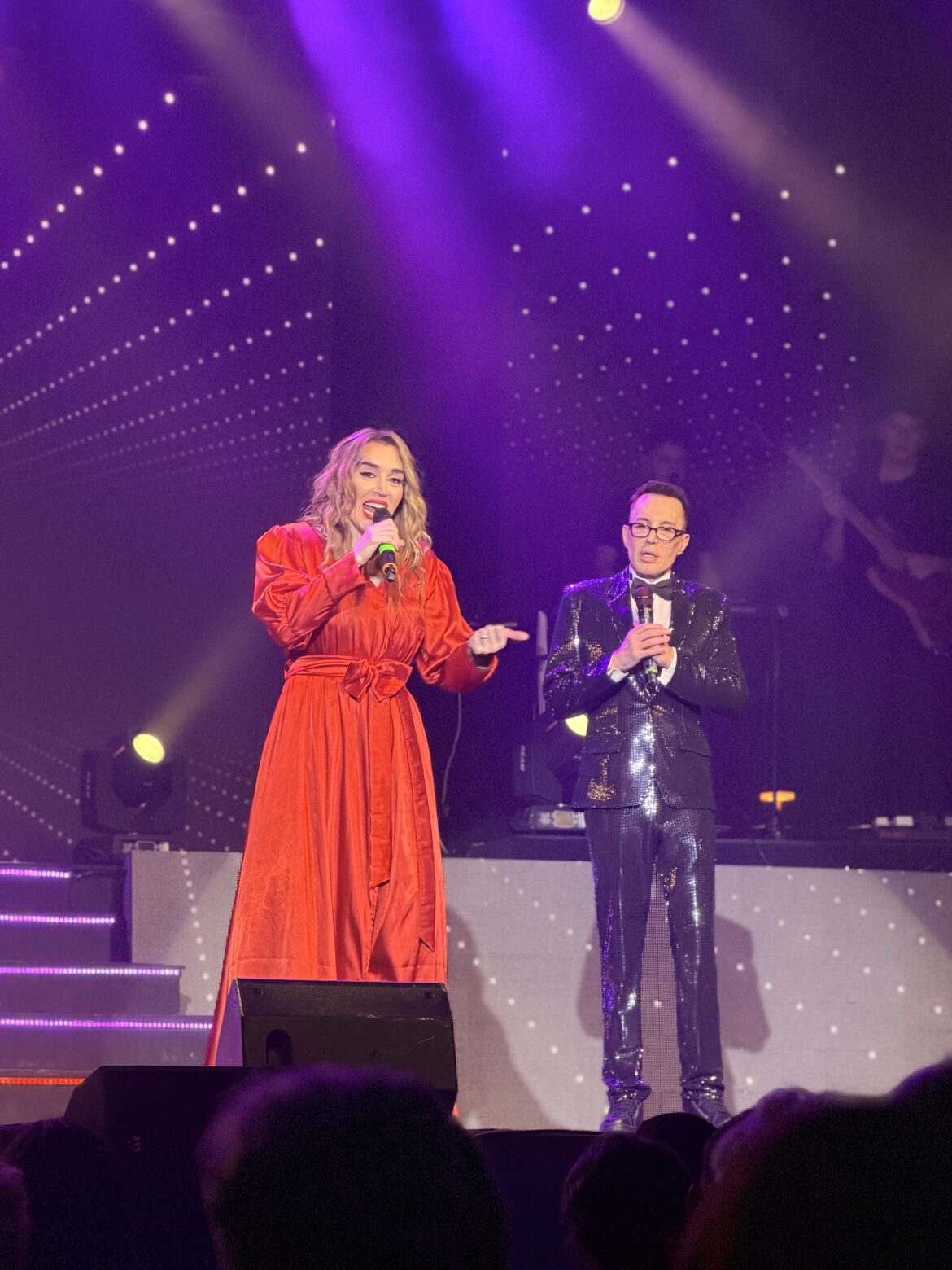 A sala llena y ovacionada de pie, Fátima Florez estrenó en Mar del Plata “Fátima Universal”