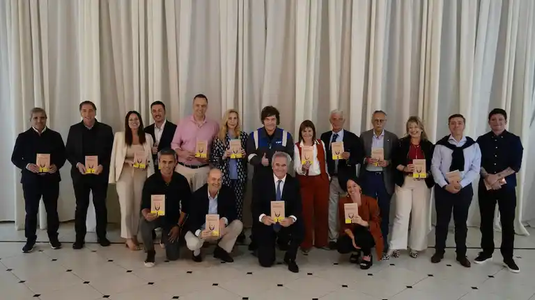 Milei reunió a todo su Gabinete en Olivos para cerrar el segundo año de gestión y definir la estrategia política hacia 2026