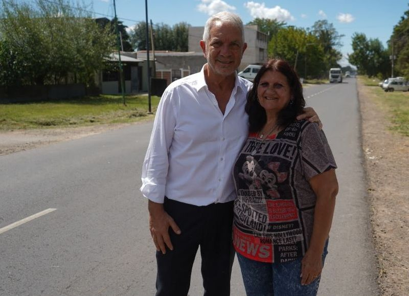 Alak supervisó la pavimentación de avenida 38 en San Carlos, que ya tiene un 70 % de avance