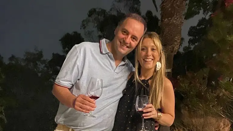 Investigan nuevos viajes vinculados a la familia de Adorni y crece la polémica por su patrimonio