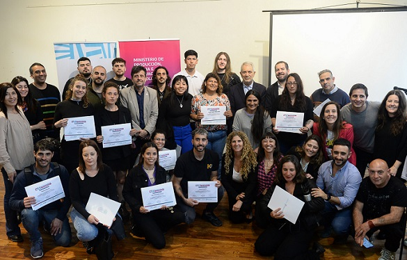 Alak participó de la Mesa de Emprendedores Platenses: se entregaron créditos por más de $100 millones