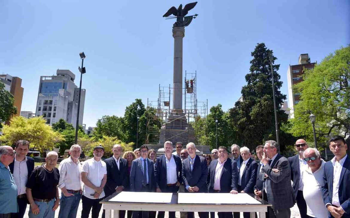Comenzó la obra de Plaza Italia y el traslado del monumento central