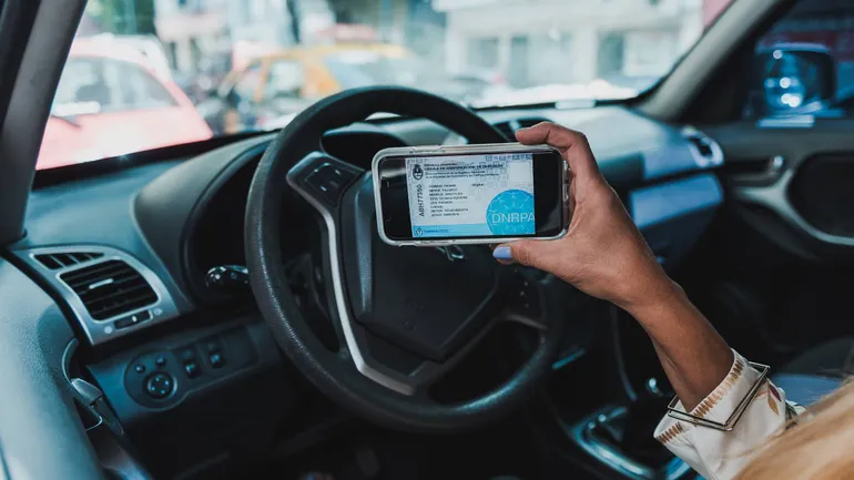 Reglamentan nueva “cédula azul”: la reemplaza un trámite en la app Mi Argentina