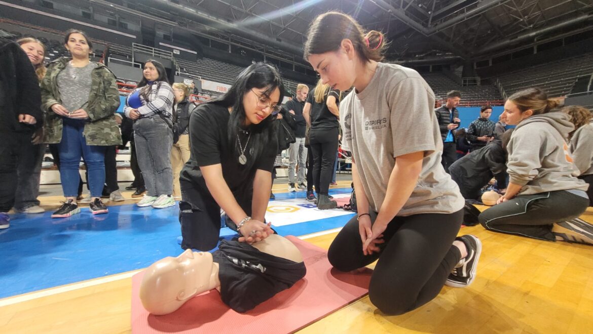 Mar del Plata: Se realiza capacitación gratuita en RCP, DEA y primeros auxilios  