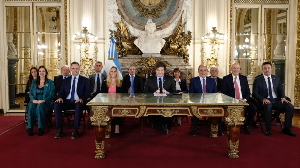 En marcha la «fase 3» del plan económico del Gobierno: expectativa por la cotización del dólar