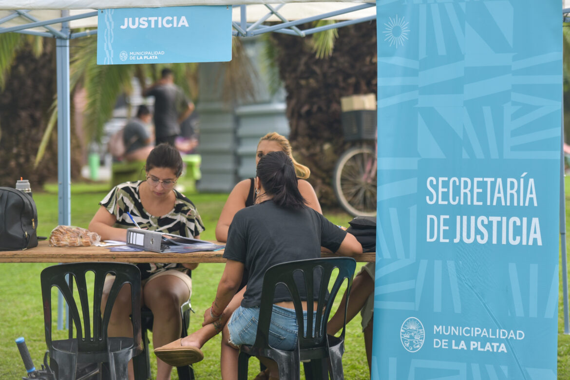 La Plata: El Municipio llega a Abasto con postas sanitarias, asesoramiento vecinal y otros servicios
