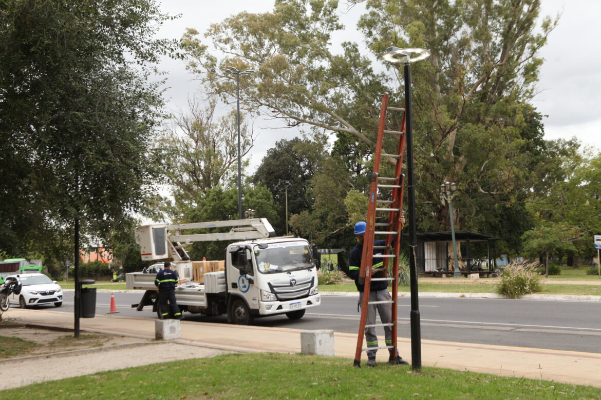 La Plata: El plan de alumbrado del Municipio alcanzó otras zonas clave del partido