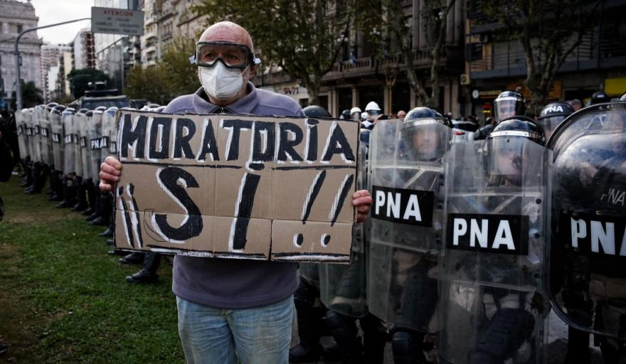 Jubilados: entre la esperanza del aumento y el fantasma del veto