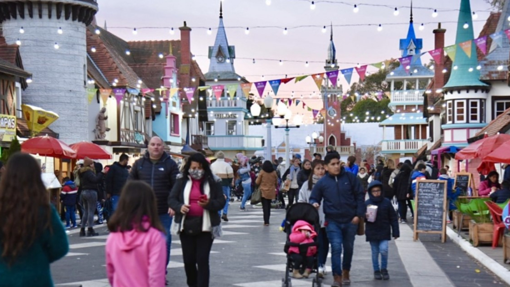 La Plata presentó su programa de Vacaciones de Invierno 2025 al sector turístico