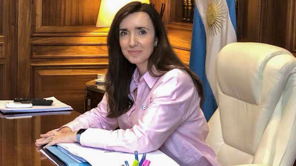 Con respaldo militar y agenda propia, Victoria Villarruel teje sus redes lejos de Javier Milei