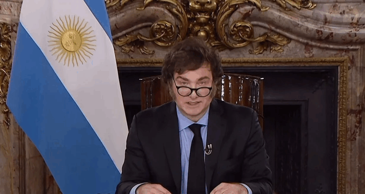 Milei suspendió el viaje a Tucumán por razones climáticas, en medio de la tensión con gobernadores