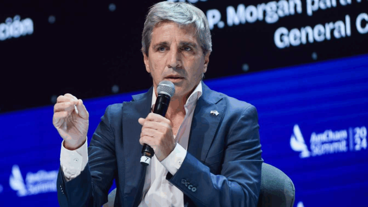 Caputo salió a desmentir un video viral sobre una supuesta debacle económica en los próximos meses