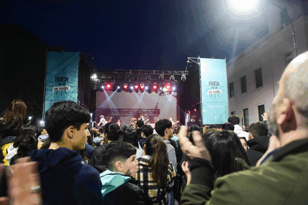 La Plata: Gratis y al aire libre: la música vuelve a sonar en las plazas Italia, San Martín y Rocha