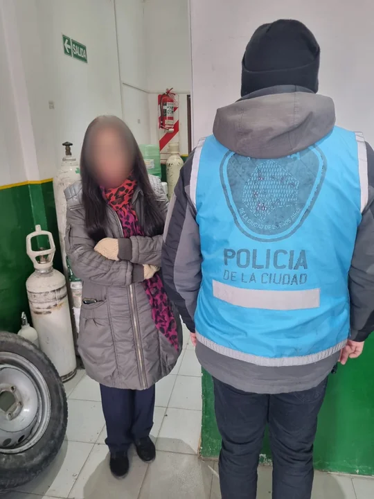 Allanamiento en Presidente Perón por ejercicio ilegal de la medicina tras la muerte de una mujer