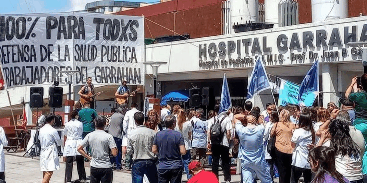 Arrancó el paro de trabajadores del Hospital Garrahan a la espera de la promulgación de la Ley de Emergencia Pediátrica