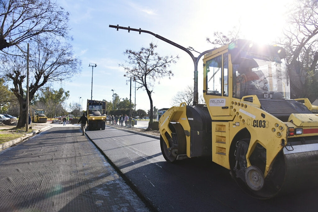 La Plata: El Municipio ejecuta más obras viales e hidráulicas en los barrios: anticipan cortes y desvíos