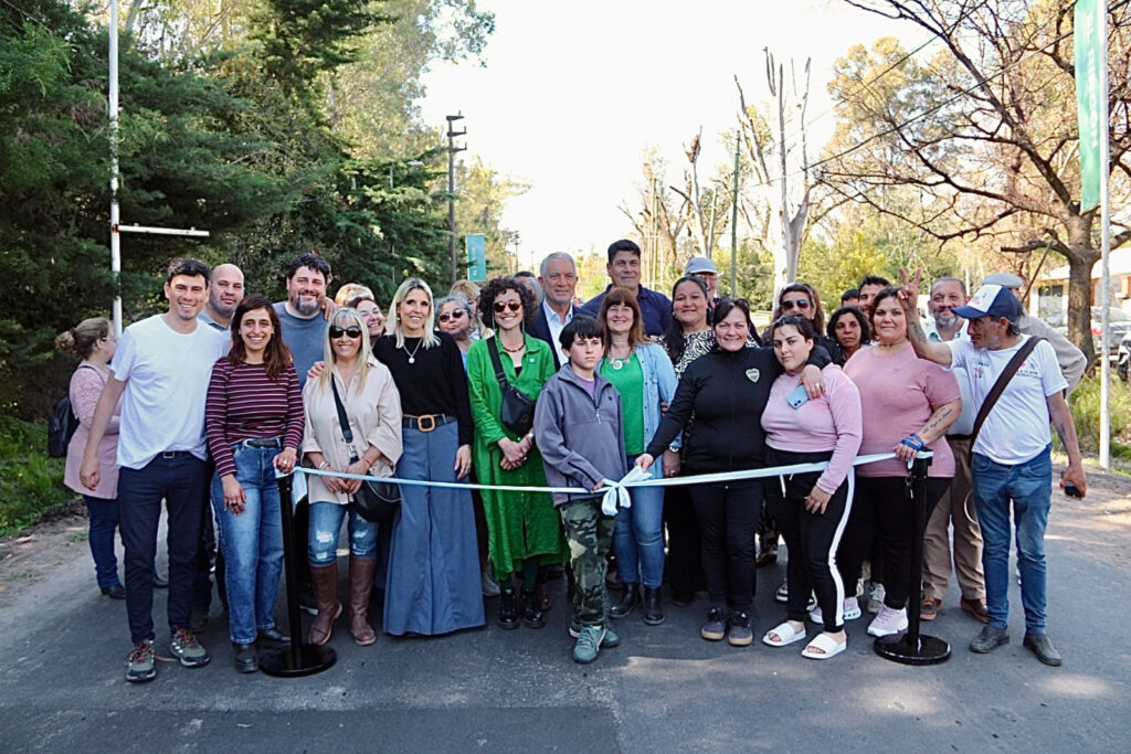 La Plata: Alak inauguró nuevo asfalto en El Rincón y reafirmó el avance del plan de obras públicas