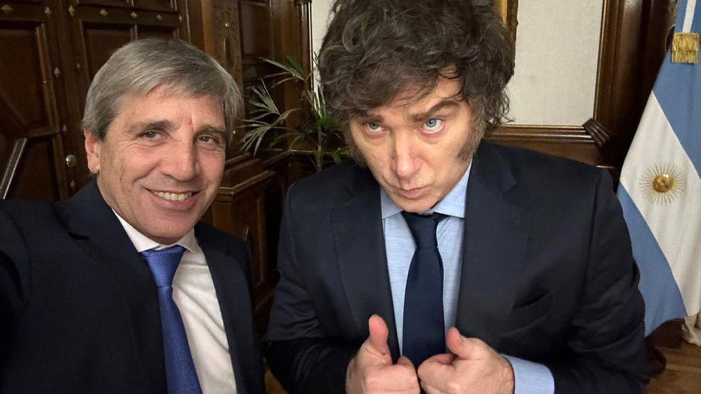 💣 Caputo se borra: no fue al búnker ni apareció en la reunión clave de Milei tras la derrota