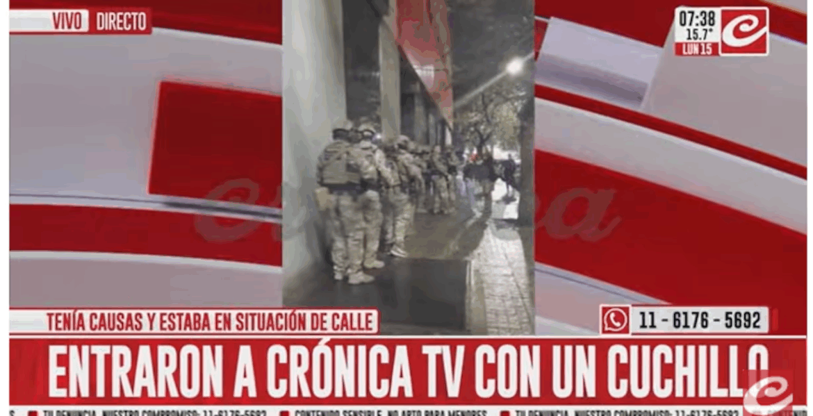 Pánico en Crónica TV: un hombre armado con un cuchillo irrumpió en los estudios y atacó a un guardia