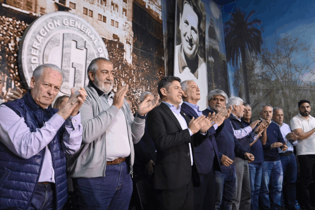 Kicillof cerró el plenario de la CGT y afirmó que “la provincia volverá a ponerle un freno a Milei este domingo”