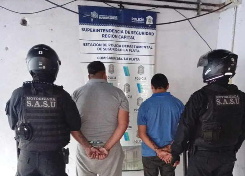 Cayeron dos roba ruedas tras una persecución policial en La Plata